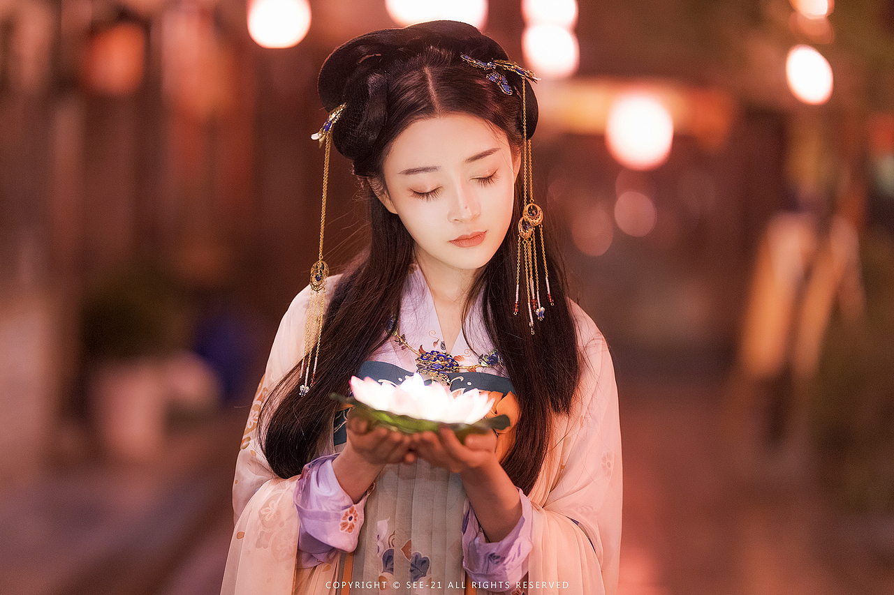 初夏（图ZMTIzMzk4MjA4） - 人像摄影 - 站酷设计师See21原创素材 - 站酷ZCOOL