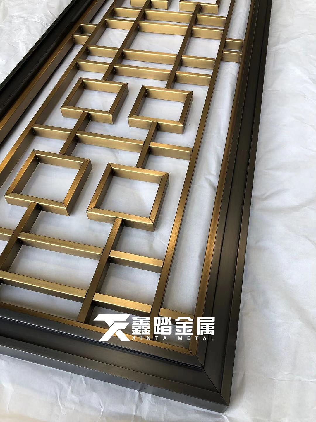 拉丝钛金与拉丝黑金不锈钢屏风相结合让玄关别具一格（图ZMjUwODQyMTY0） - 其他工业/产品 - 站酷设计师xt188869原创素材 - 站酷ZCOOL