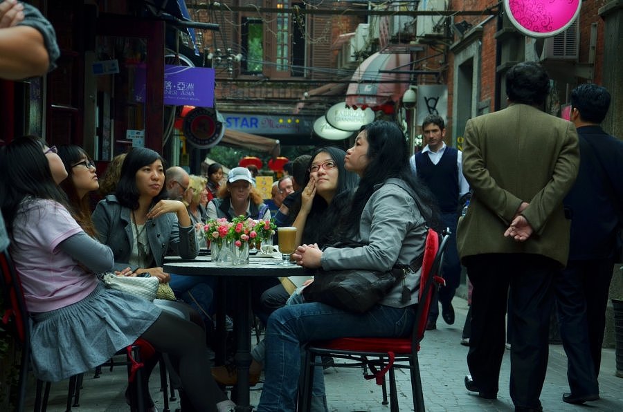 嘈杂田子坊（图ZNDIzMDk4MA==） - 人文/纪实摄影 - 站酷设计师momo156原创素材 - 站酷ZCOOL