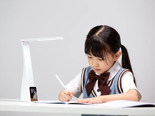 品牌案例丨三合一桌面台灯