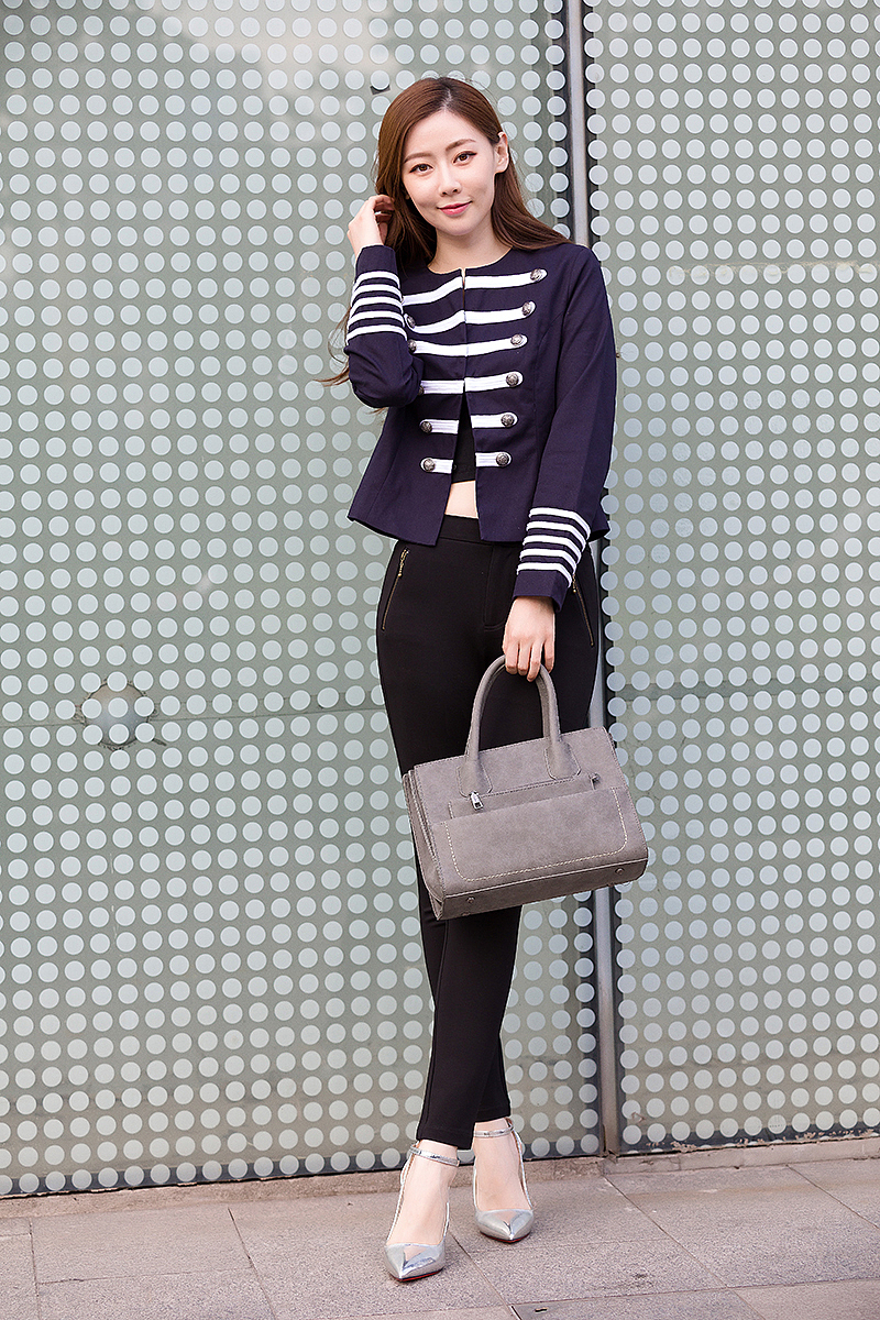 中外模特服装拍摄平铺挂拍创意戎美拍摄9年专业团队（图ZMTE4NTE2MTU2） - 产品摄影 - 站酷设计师影际摄影原创素材 - 站酷ZCOOL