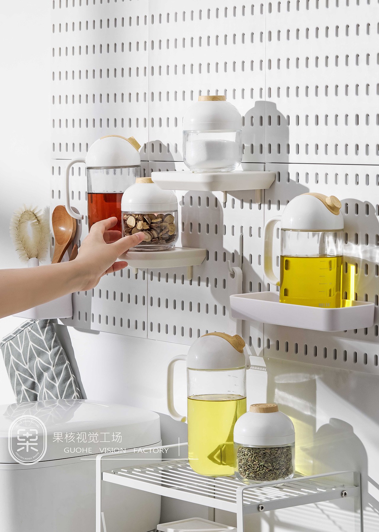 电商摄影 【油壶】（图ZMjQ1OTYwMDgw） - 产品摄影 - 站酷设计师果核视觉工场原创素材 - 站酷ZCOOL