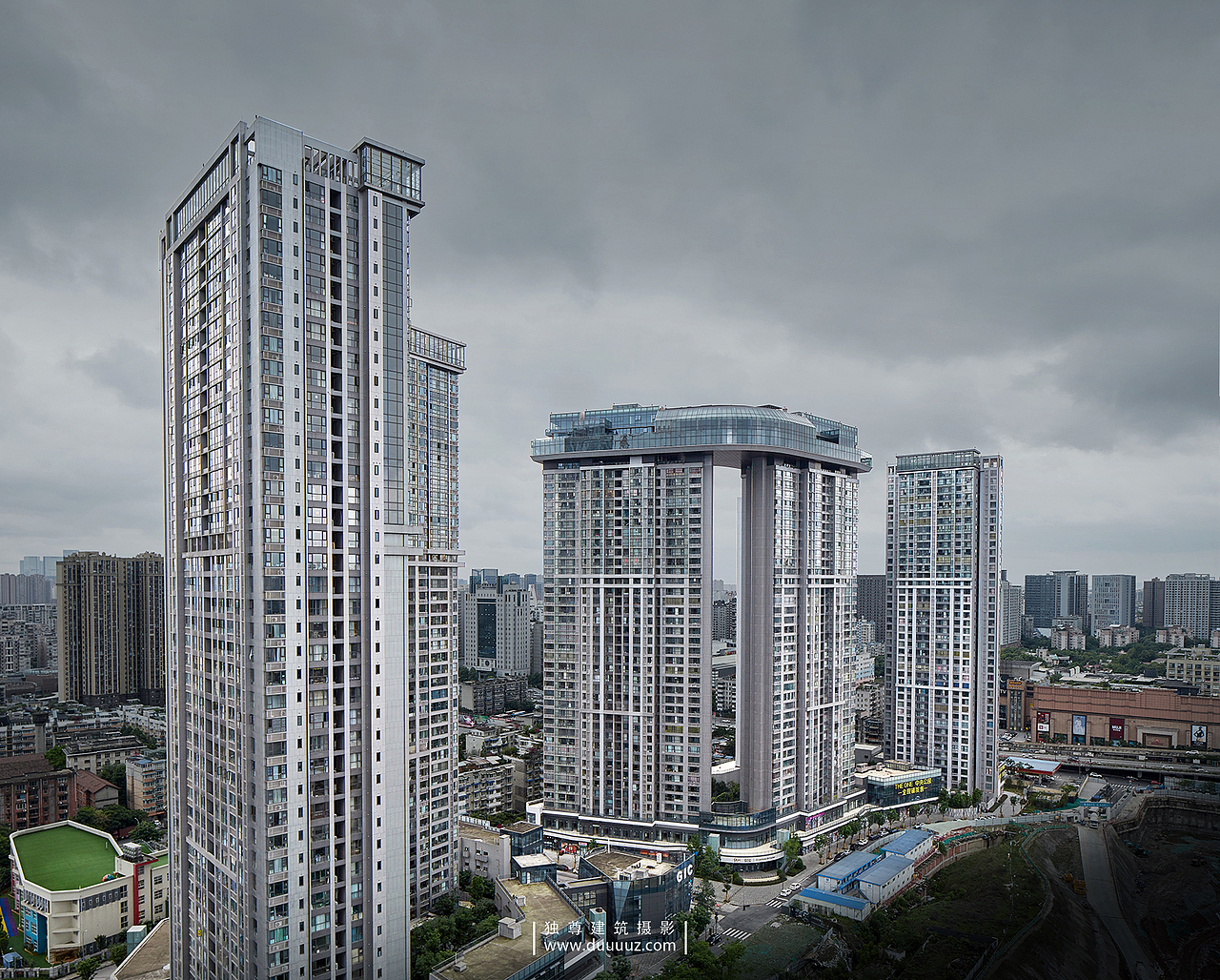独尊建筑摄影:绿地GIC,灰调建筑