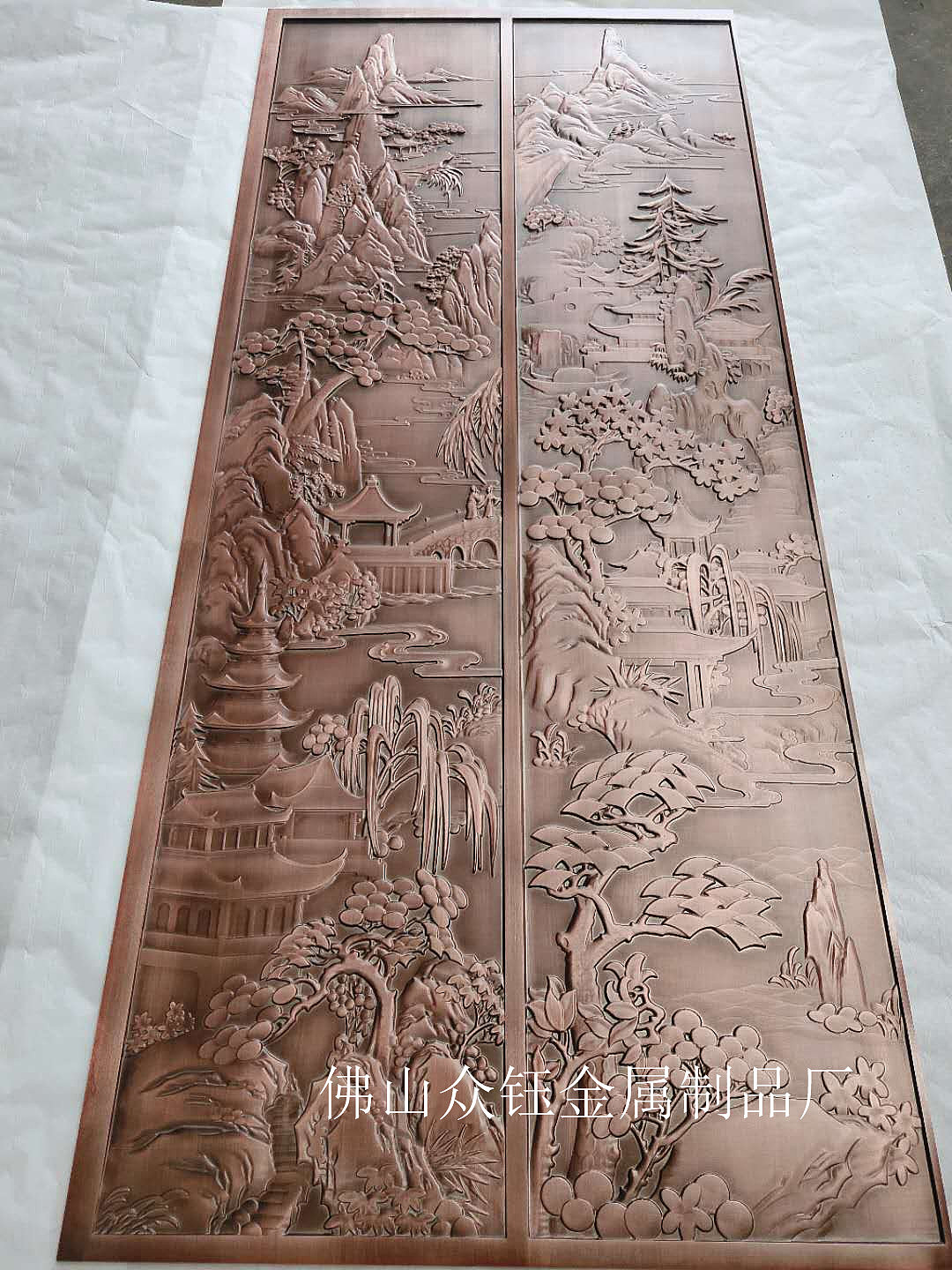 加厚铝板立体浮雕红梅镀铜壁画