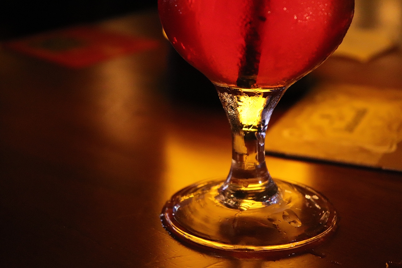 Bar & She（图ZMTgwNTA1MzEy） - 产品摄影 - 站酷设计师是进击的脸猫呀原创素材 - 站酷ZCOOL