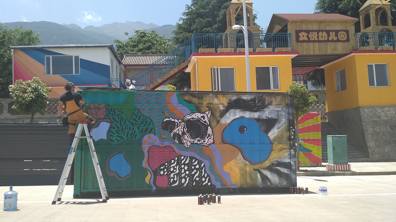 文刀绘,公共艺术《迷幻变色龙》coart艺术节-在路上(集装箱变装改造)