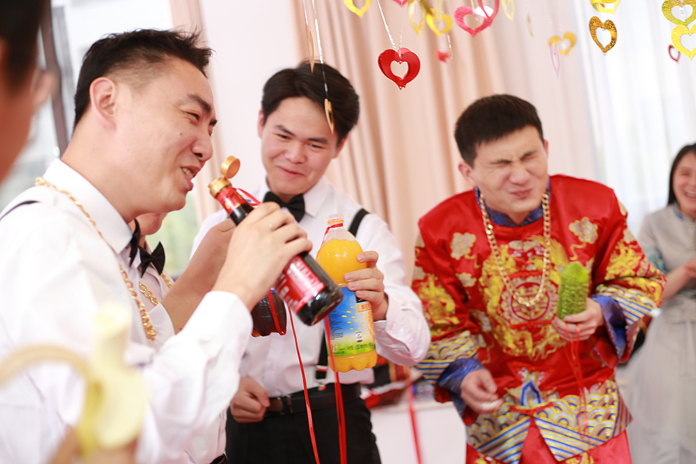 恶搞一波（图ZMTYzMDI1OTcy） - 人像摄影 - 站酷设计师义乌郁苒摄影服务原创素材 - 站酷ZCOOL