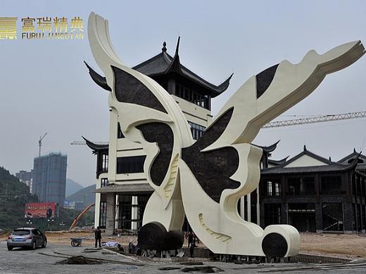 贵州凯里蝴蝶妈妈大型雕塑
