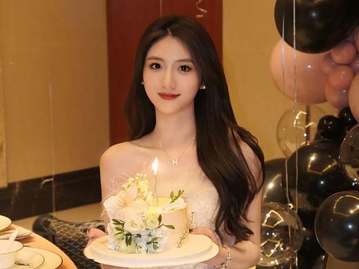 最新一组生日照模板，可自行提供图片来P