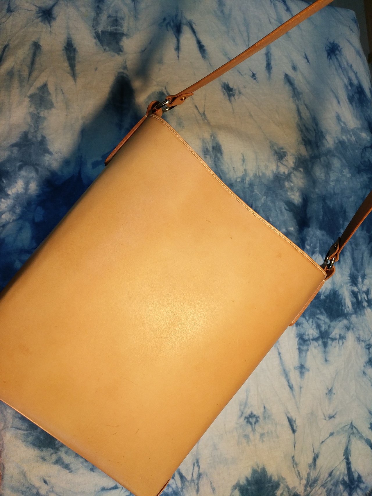 意大利进口原色植鞣水桶包