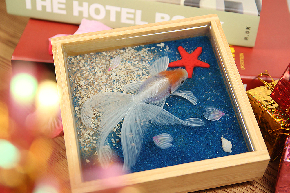 亦真亦假，手绘立体树脂画作品（图ZOTY0MTM4ODg=） - 工艺品设计 - 站酷设计师明明一只猫原创素材 - 站酷ZCOOL