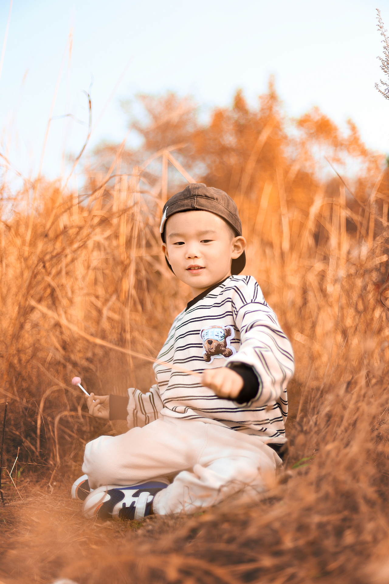 当然要拍照纪念啊 毕竟他也不是永远都这么无忧无虑（图ZMjc2ODk1MzY0） - 人像摄影 - 站酷设计师杨昭原创素材 - 站酷ZCOOL