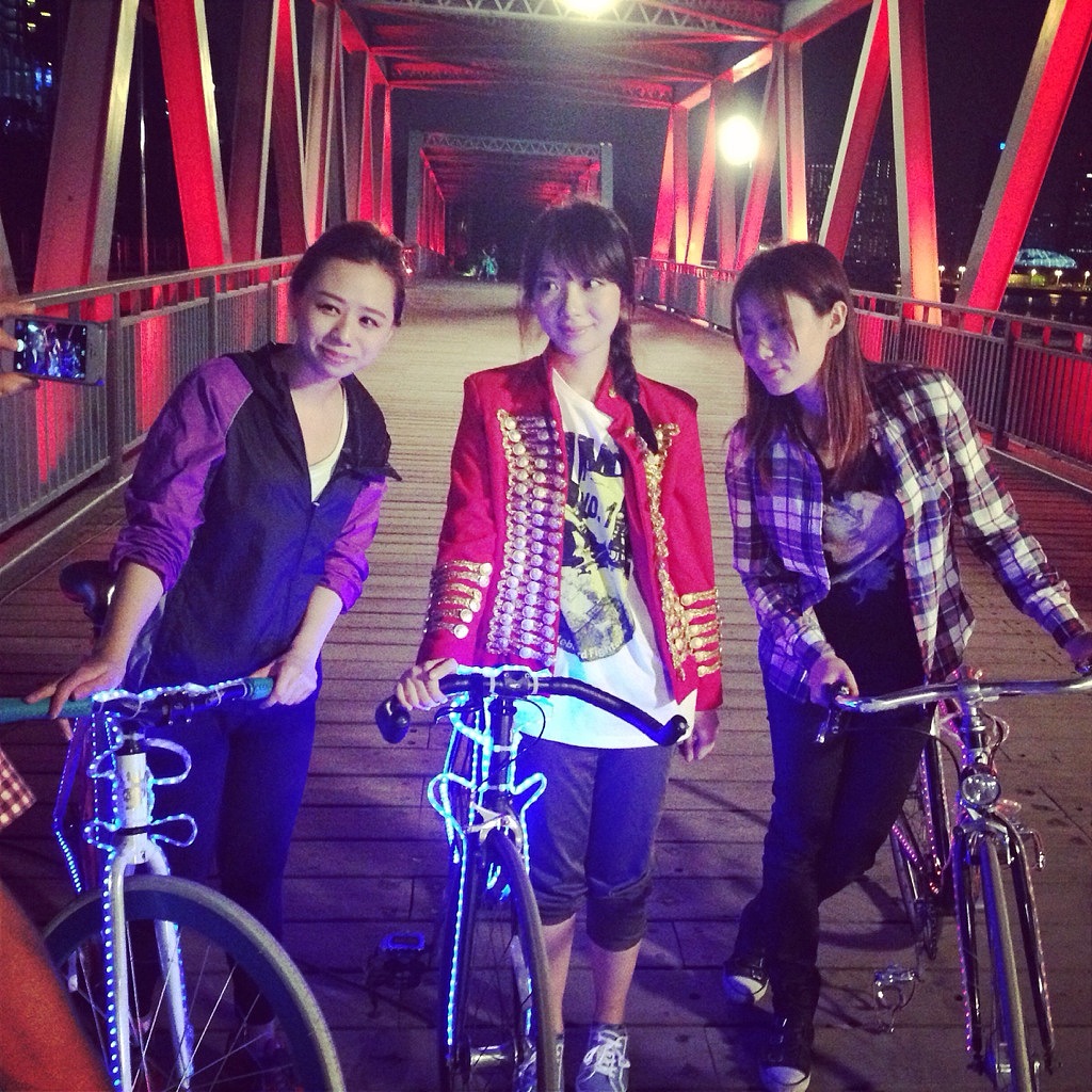 斯柯达汽车广告拍摄，tracking fire团队死飞夜骑苏州上海站（图ZMTY3NDgwMzY=） - MV - 站酷设计师Ethanstudio原创素材 - 站酷ZCOOL