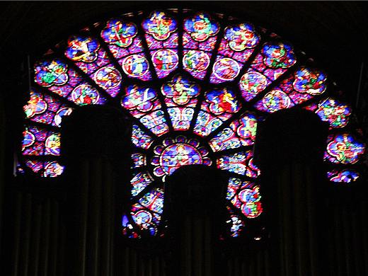 刘勇良手机纪实摄影《巴黎圣母院》之窗花篇