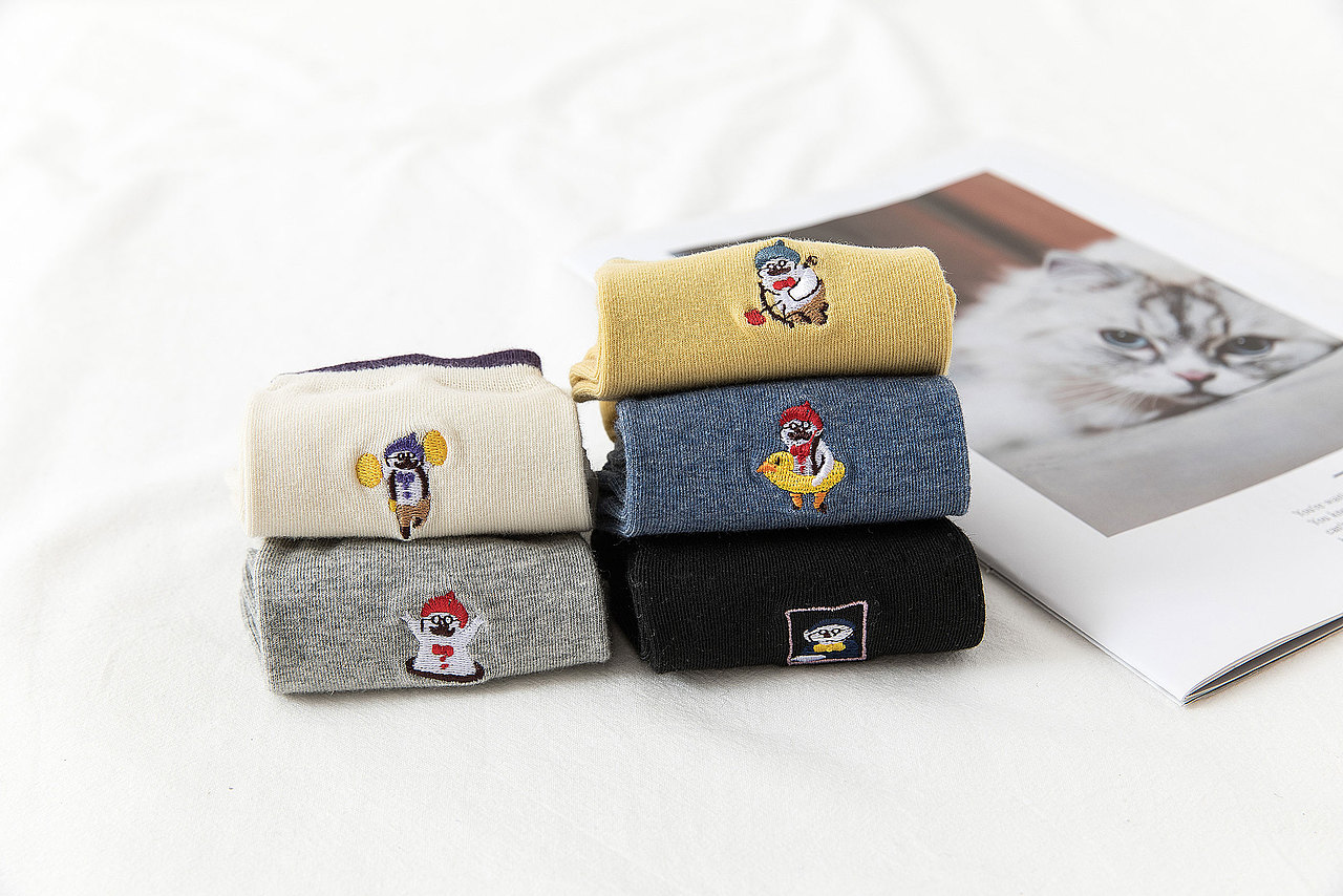 2019秋冬女袜INS风刺绣袜子日系