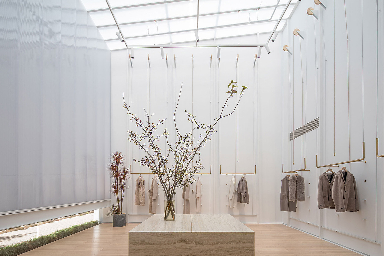 「服装店设计」自然原木气息 ▏纯天然服饰