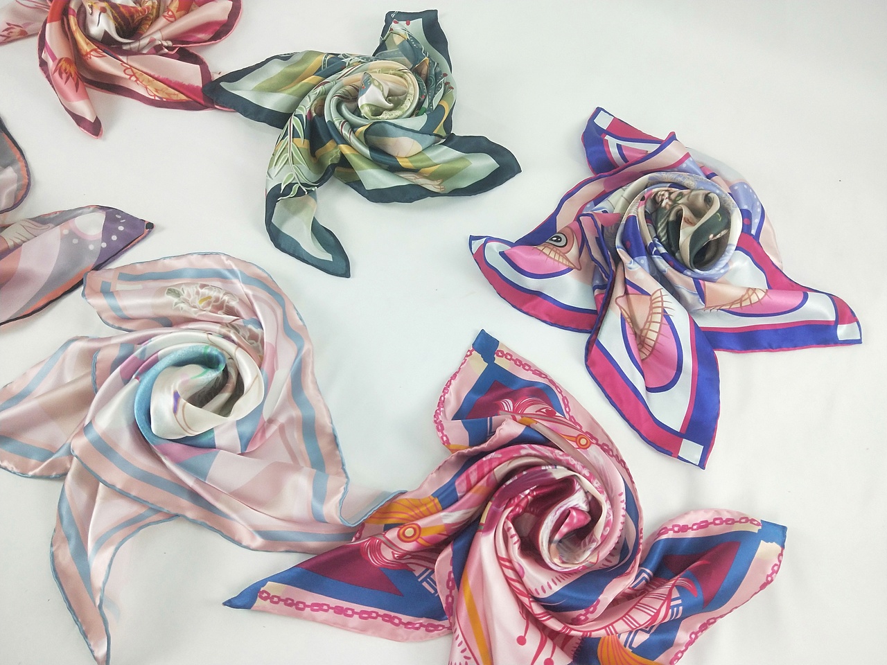 《缱绻》——苏州传统节日乞巧节插图设计（图ZMjI4MDQ2MTYw） - 商业插画 - 站酷设计师xyza彭啸云原创素材 - 站酷ZCOOL