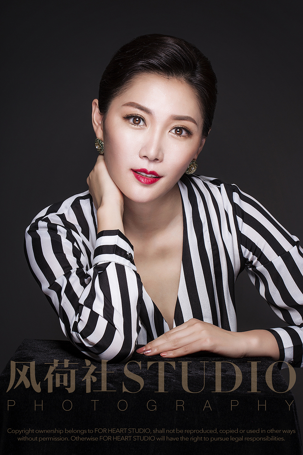 【山东卫视主播周诺】主持人形象照（图ZNjM2NTAwMTY=） - 人像摄影 - 站酷设计师风荷社原创素材 - 站酷ZCOOL