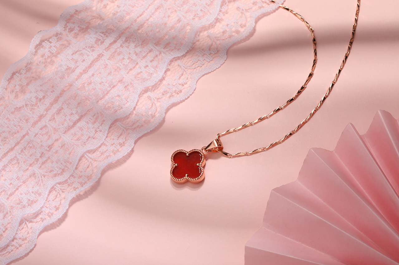 四叶草项链2|摄影|产品摄影|天降lmaty_原创作品-站酷zcool