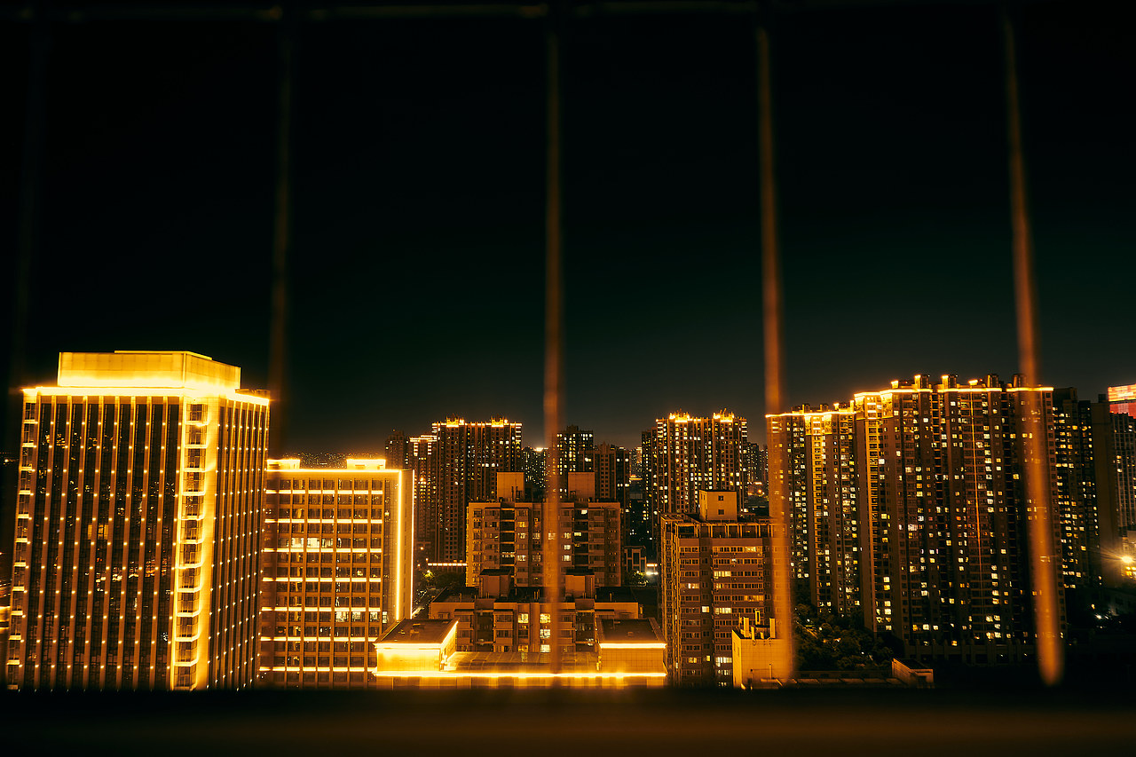 铁门呀铁窗呀!铁锁链（图ZMjY5NDMyMjk2） - 风光摄影 - 站酷设计师何春天T原创素材 - 站酷ZCOOL