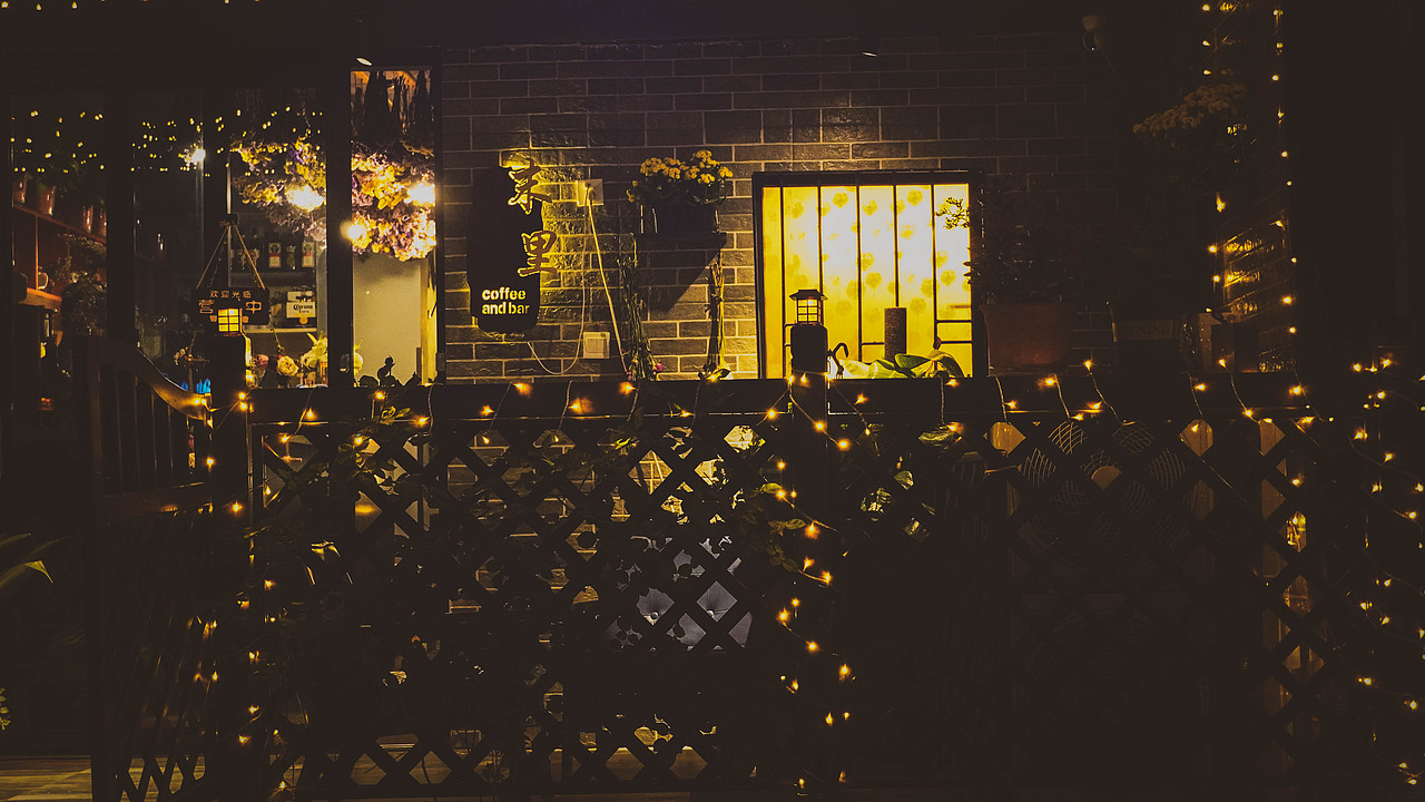 街拍|雨后小城（图ZMjA1NzM5NDMy） - 人文/纪实摄影 - 站酷设计师wasabi安安安琪原创素材 - 站酷ZCOOL