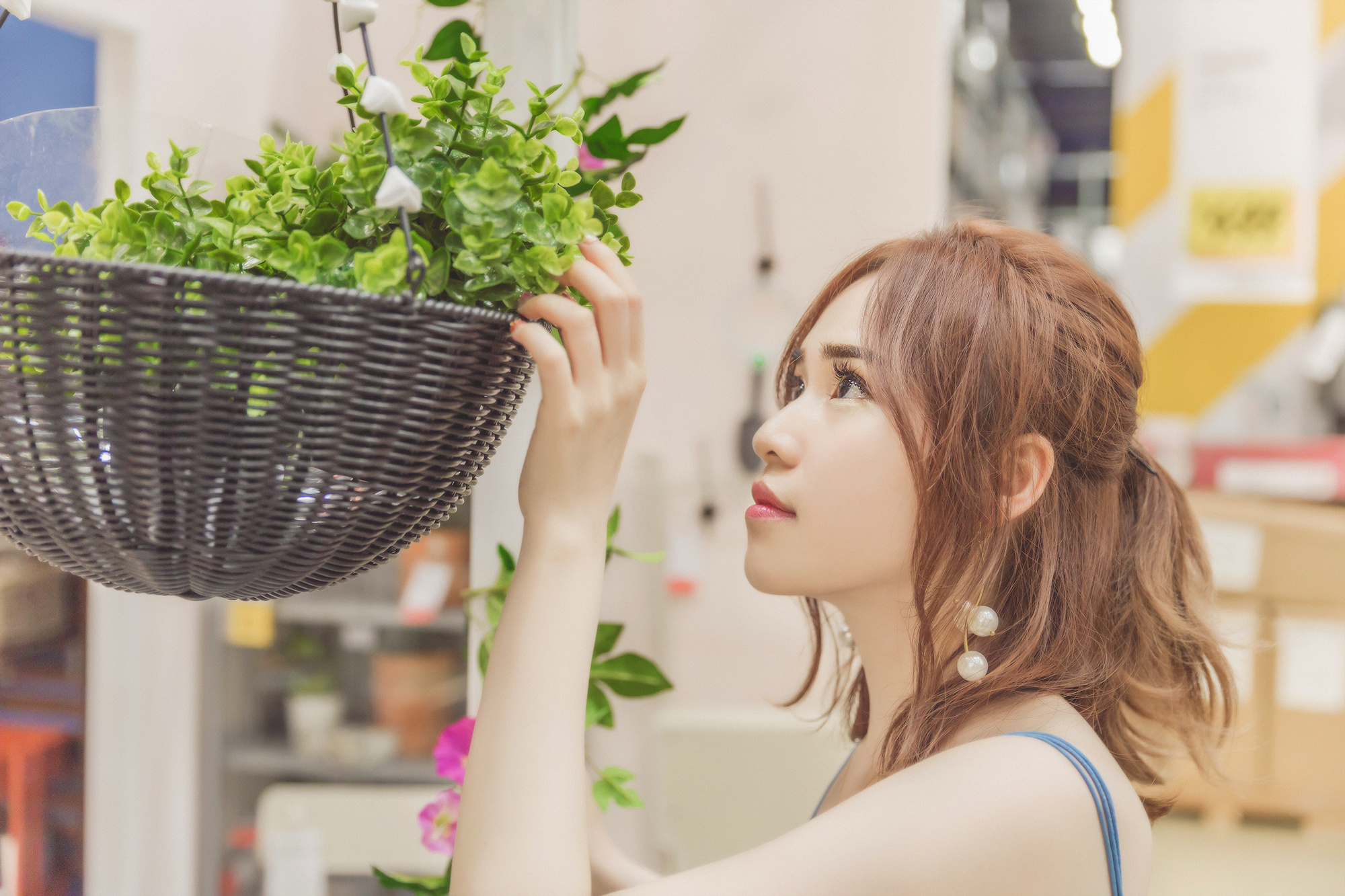 宜家粉色系唯美少女人像摄影