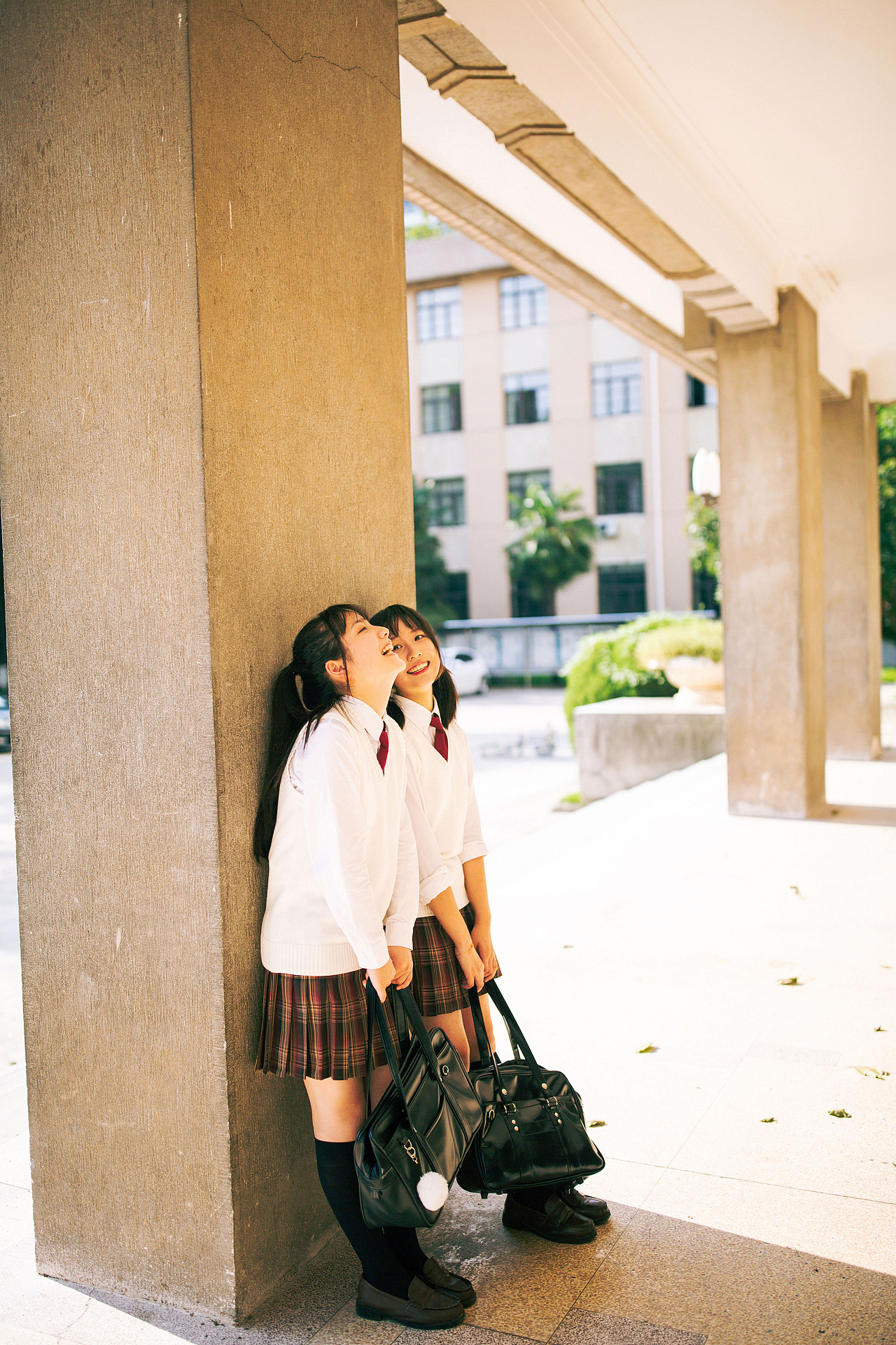 闺蜜（图ZMTMyNDU4MDY0） - 人像摄影 - 站酷设计师小p同学ai原创素材 - 站酷ZCOOL