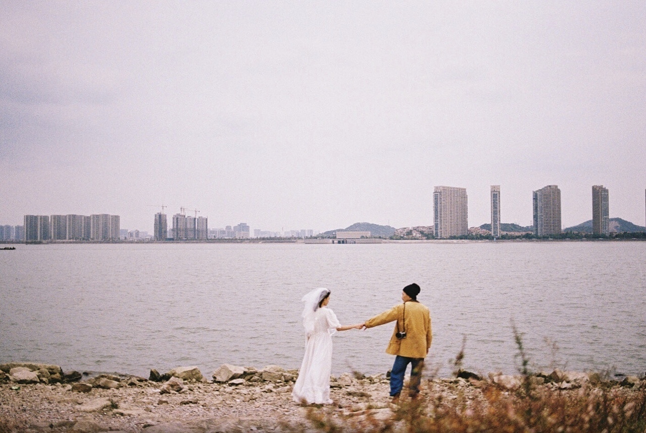 执子之手,与子偕老。