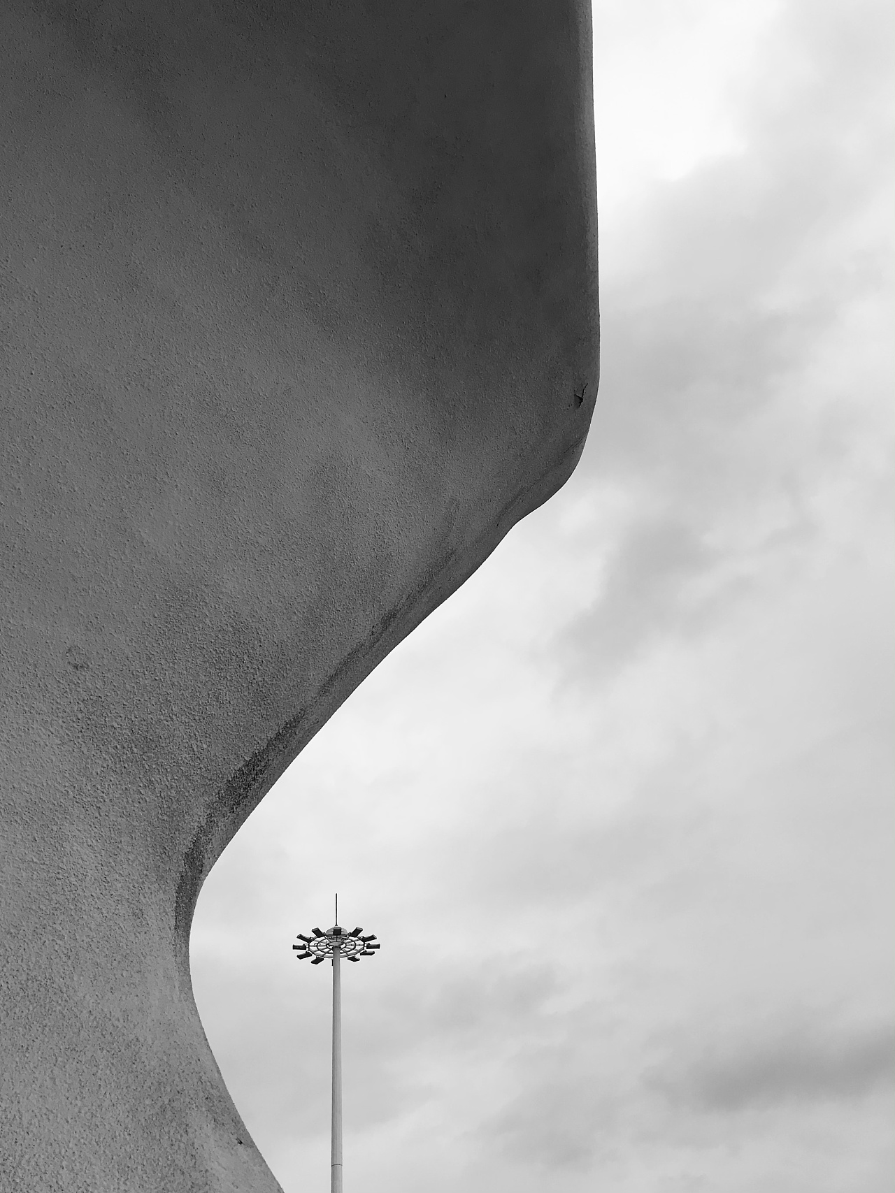 简单构图的建筑风景照