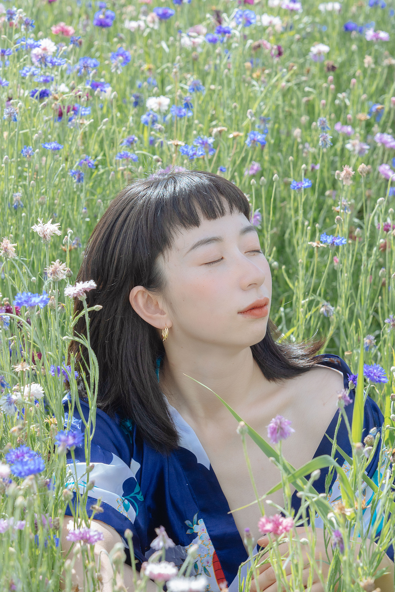 花店不开了，花继续开（图ZMjYwNDM2MDky） - 人像摄影 - 站酷设计师深小森原创素材 - 站酷ZCOOL