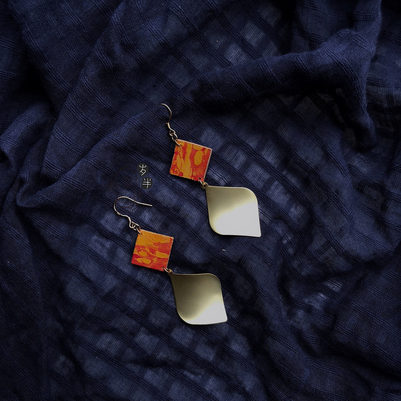 皮革耳饰 买得起的皮具（图ZMTMyMjI2NjIw） - 工艺品设计 - 站酷设计师谢少芬原创素材 - 站酷ZCOOL