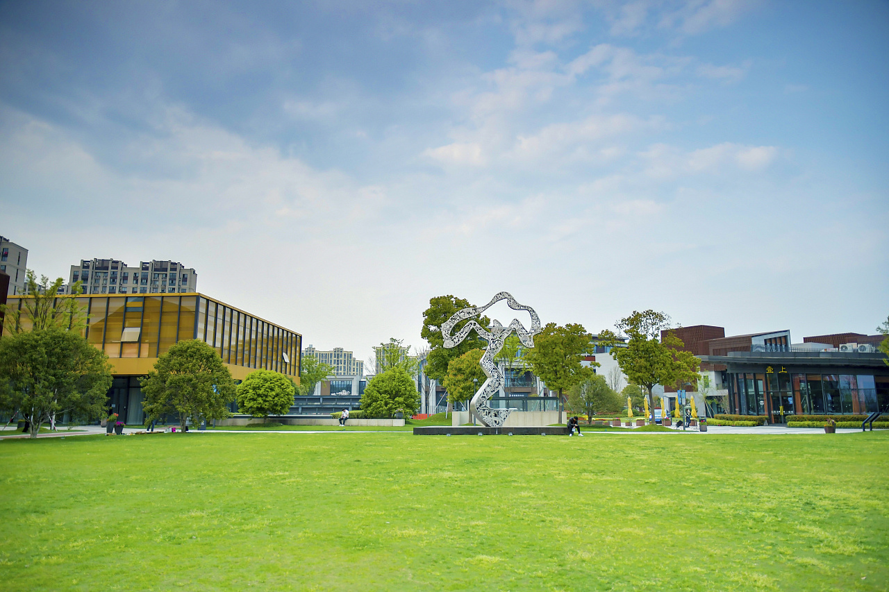 春色满园(浙江省杭州市余杭区艺尚小镇东湖公园)