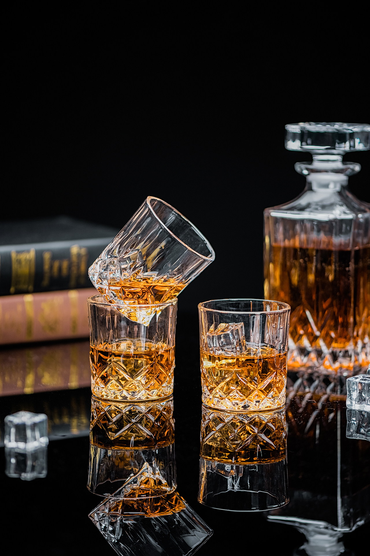 洋酒杯产品拍摄（图ZMjgwNTkxNDU2） - 产品摄影 - 站酷设计师戴帽子的那个路遥原创素材 - 站酷ZCOOL