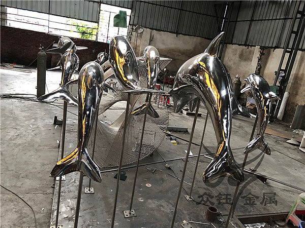 大型公园不锈钢海豚喷水雕塑活灵活现