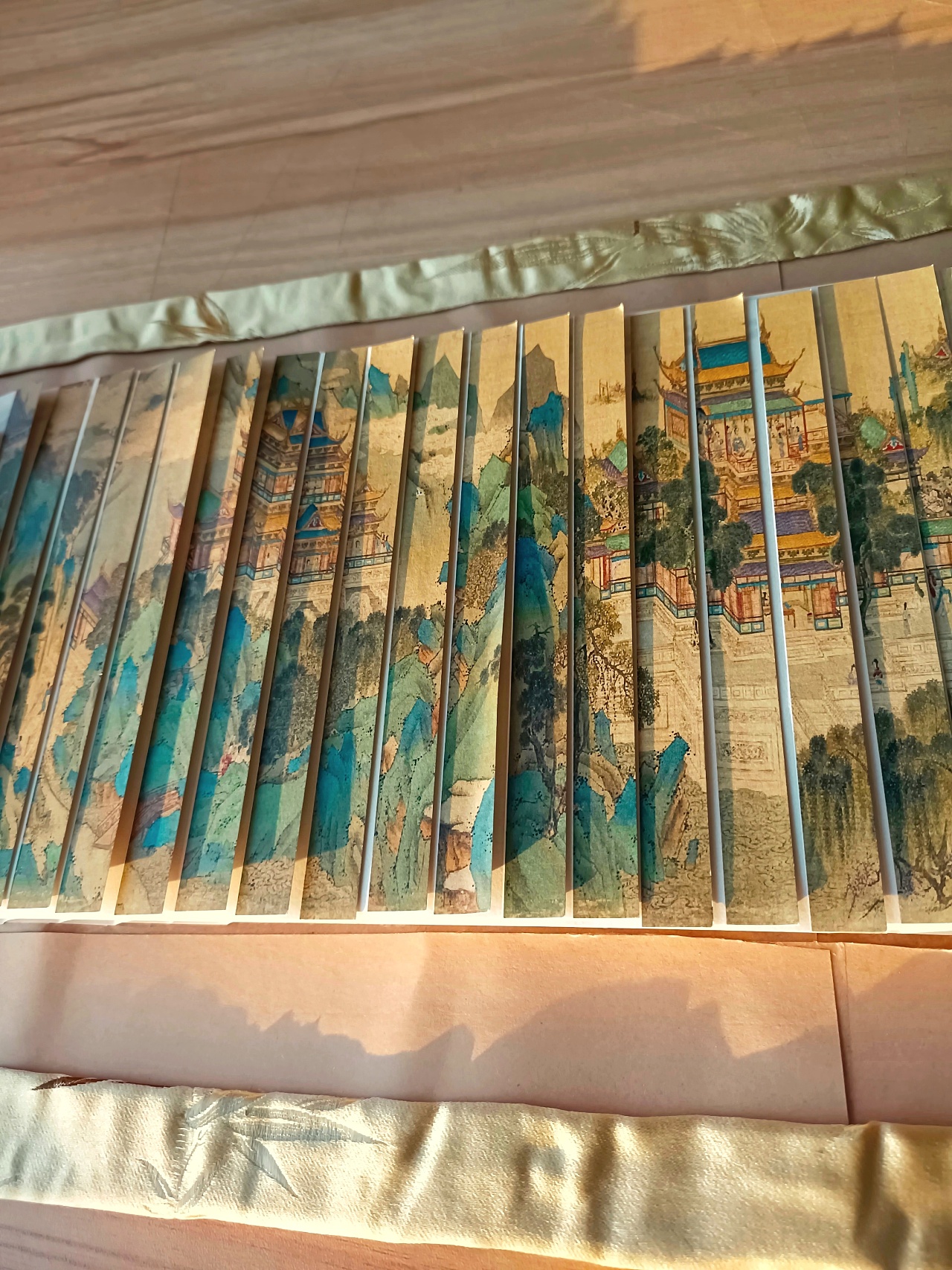 古老的书籍––龙鳞