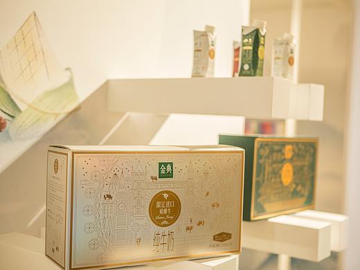 伊利金典 x 中法品牌美学中心