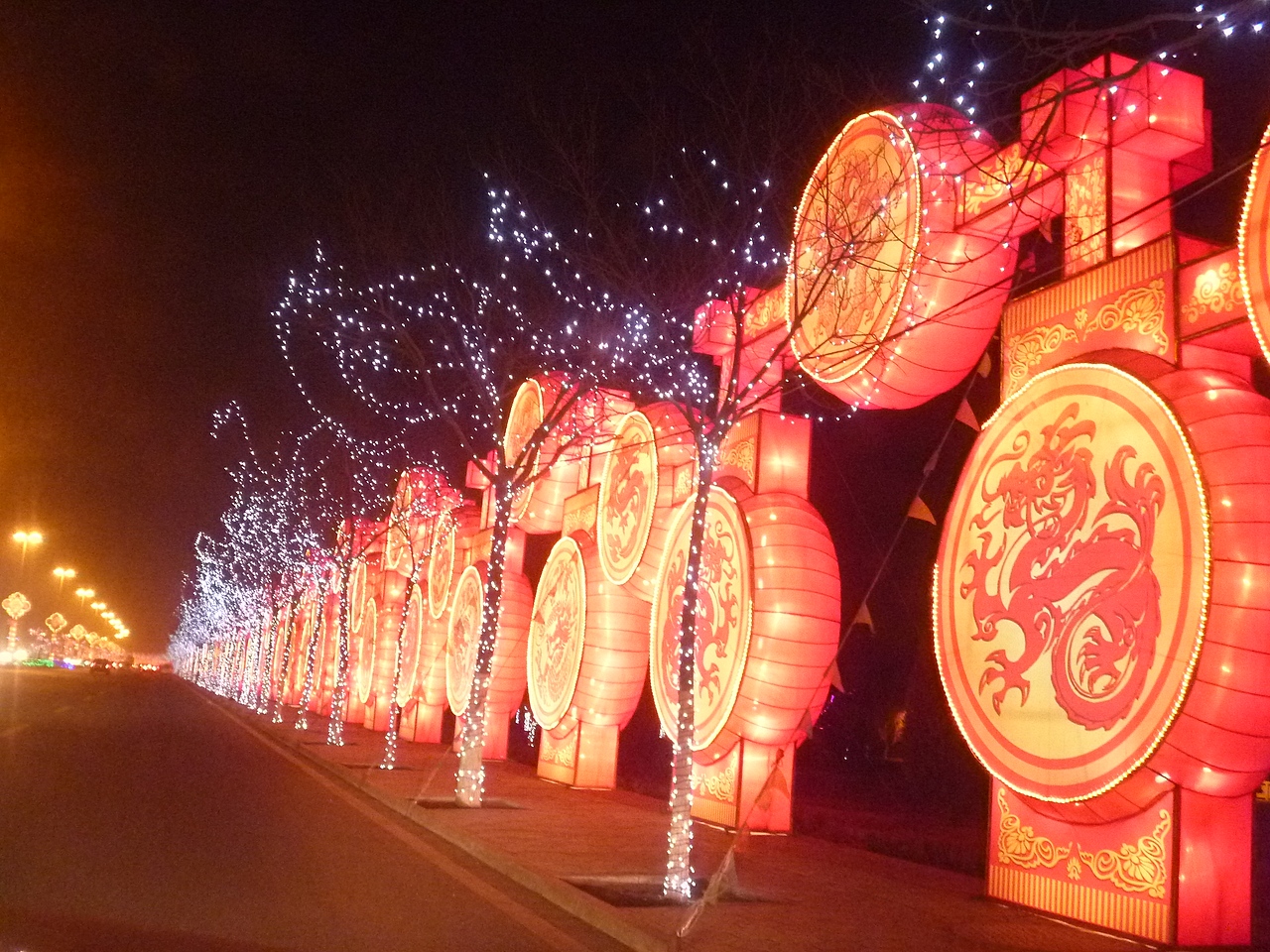 【拍·夜】霓虹燈（圖ZNTA0NzcyMA==） - 人文/紀實攝影 - 站酷設(shè)計師459365281原創(chuàng)素材 - 站酷ZCOOL