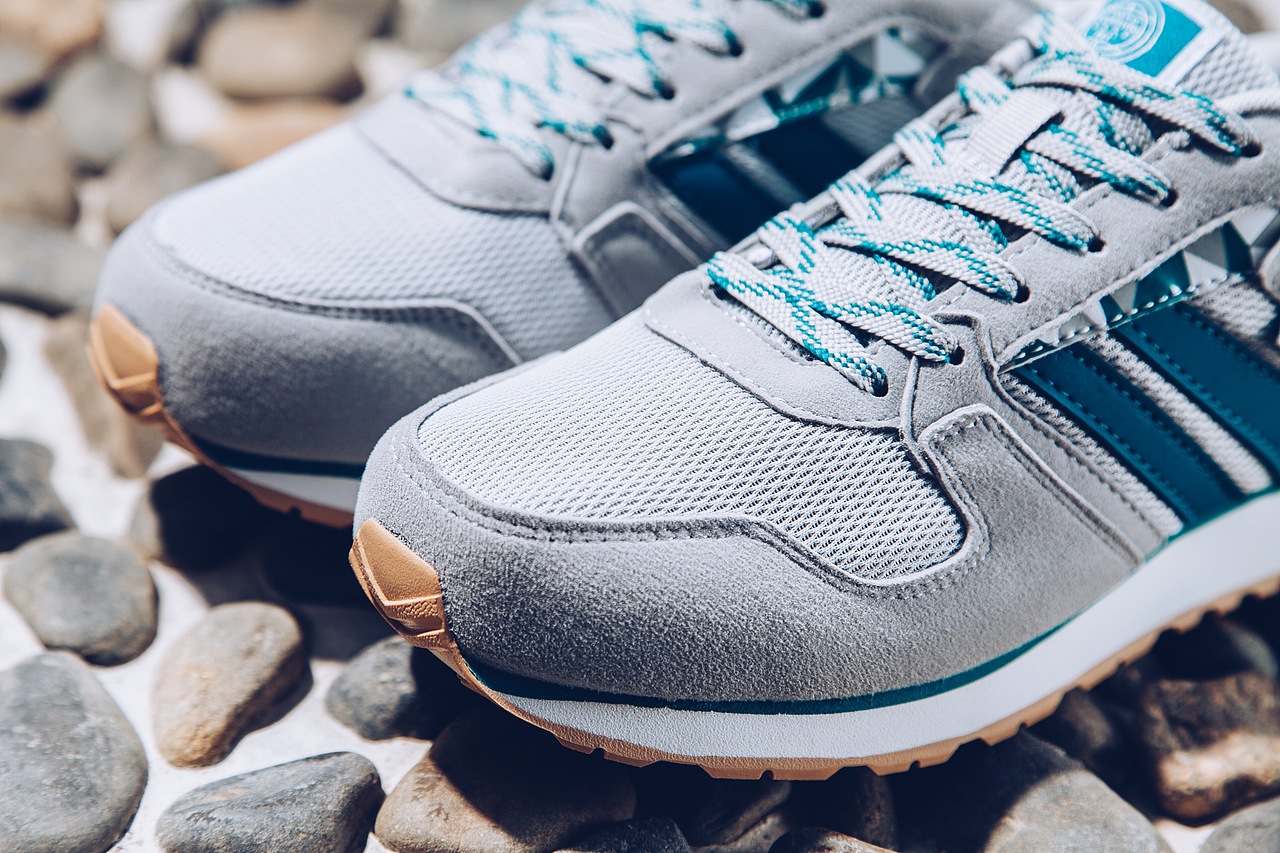 运动鞋外景图|摄影|产品摄影|xiangjinhuang_原创作品-站酷zcool