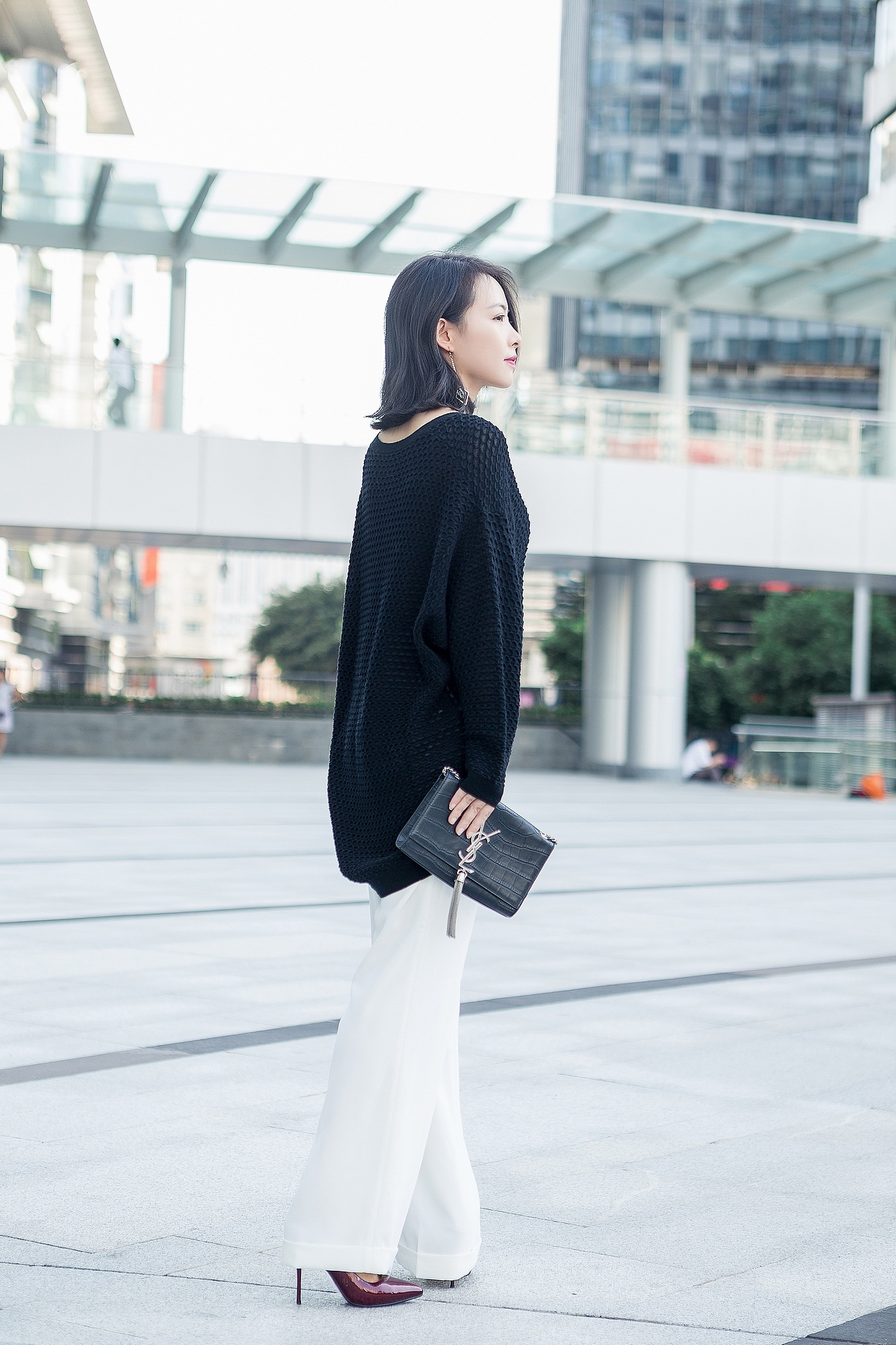 轻罗已薄 秋意冷