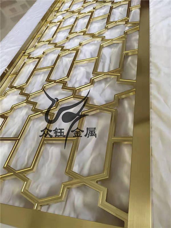 镜面钛金铝板镂空雕花屏风,铝艺钛金花格