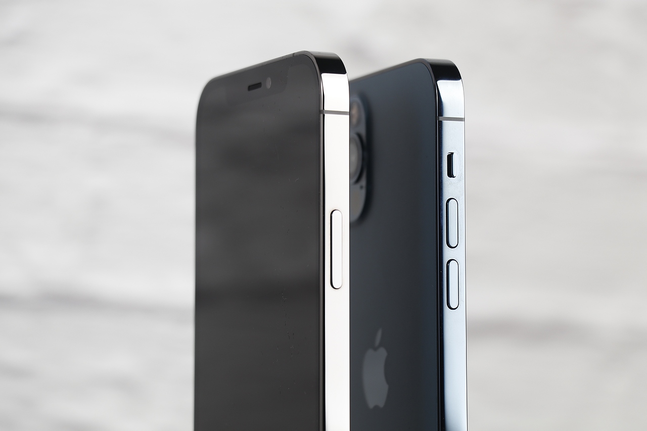 iPhone 12 / iPone12 Pro（图ZMjMwNzI5ODg4） - product - 站酷设计师小林同学721原创素材 - 站酷ZCOOL