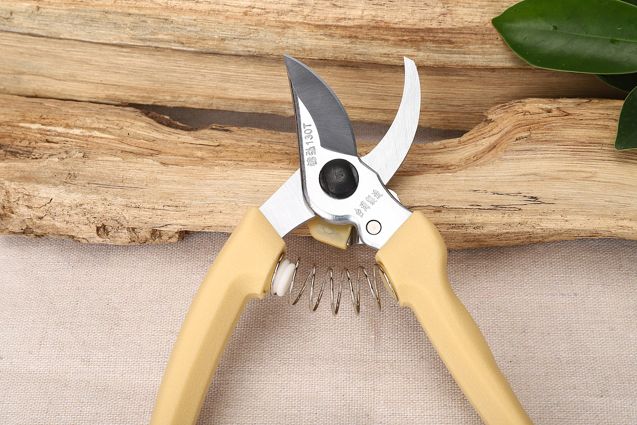 树枝剪拍摄 各类电商产品图片拍摄（图ZMjQyODk3OTMy） - 产品摄影 - 站酷设计师稀饭如茶原创素材 - 站酷ZCOOL