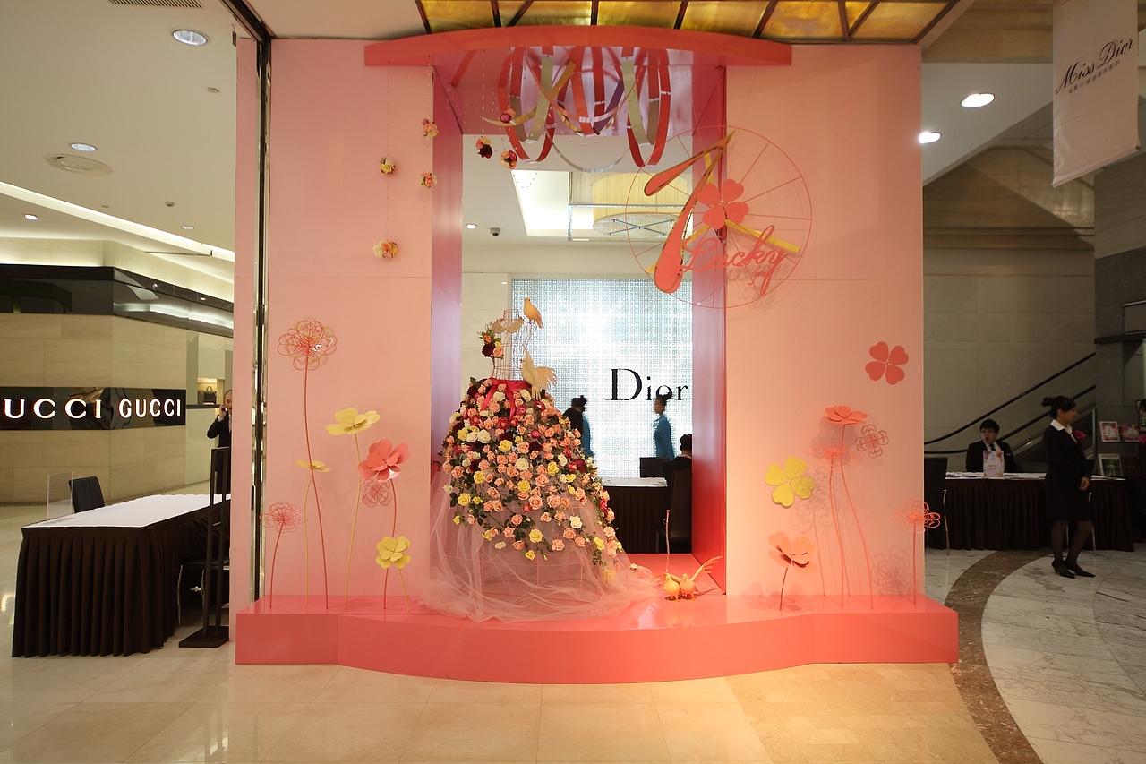 2013年商业项目春夏主题美陈设计