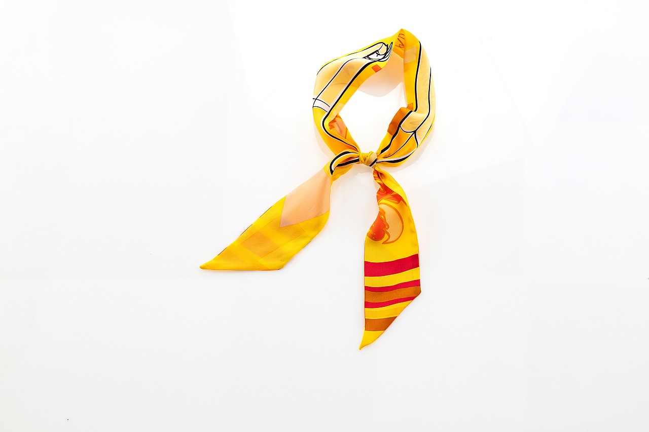 创意丝巾围巾（图ZMTYyMTQ4MjI0） - 产品摄影 - 站酷设计师左左右右右原创素材 - 站酷ZCOOL