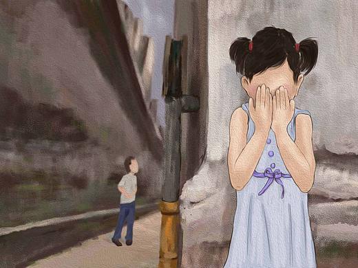 藏起来的小女孩