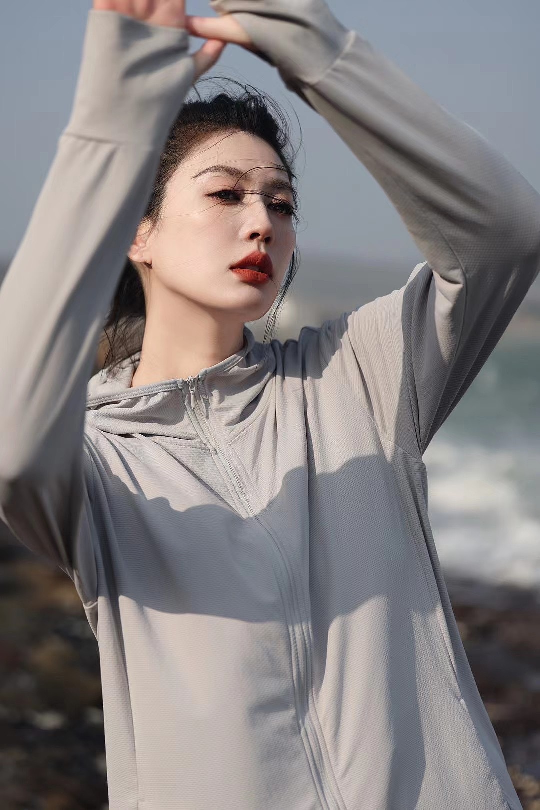 户外防晒衫拍摄搭配