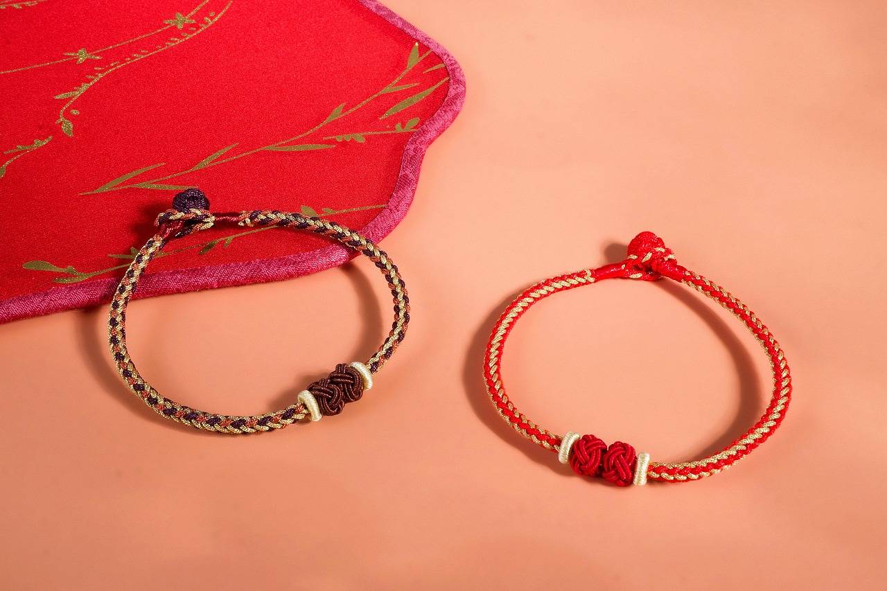 幸运红绳编织绳场景拍摄12图