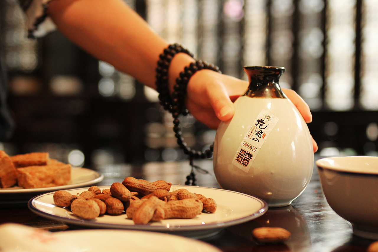 冬日雨夜温一壶黄酒，暖心自饮（图ZMTAxNjM3Njc2） - 短片 - 站酷设计师luname卢楠原创素材 - 站酷ZCOOL