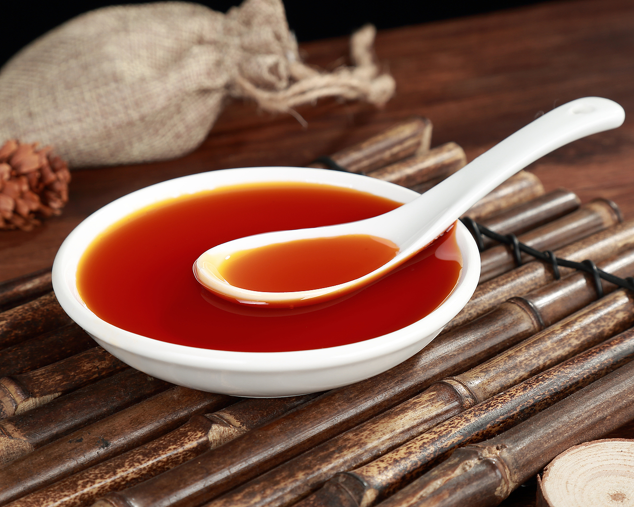 調(diào)料．香油（圖ZOTU1MzA4NDg=） - 產(chǎn)品攝影 - 站酷設(shè)計(jì)師商業(yè)攝影楊光全原創(chuàng)素材 - 站酷ZCOOL