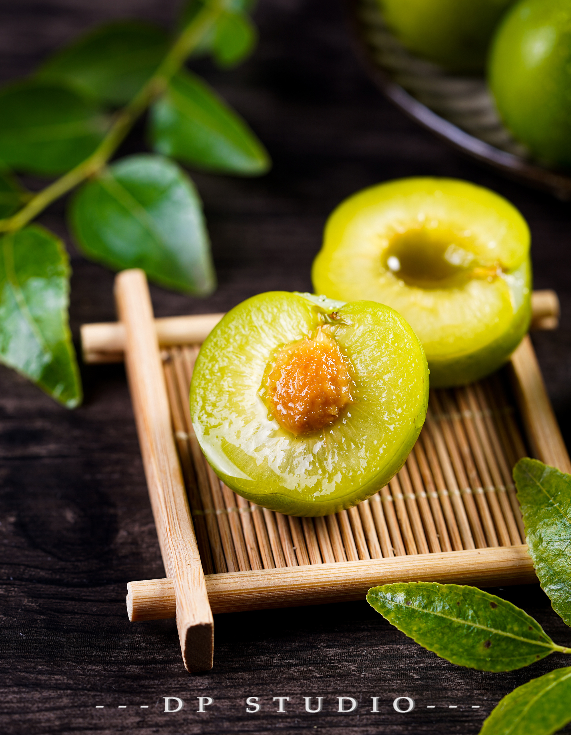 李子|摄影|静物|迪芃摄影 - 原创作品 - 站酷 (zcool)